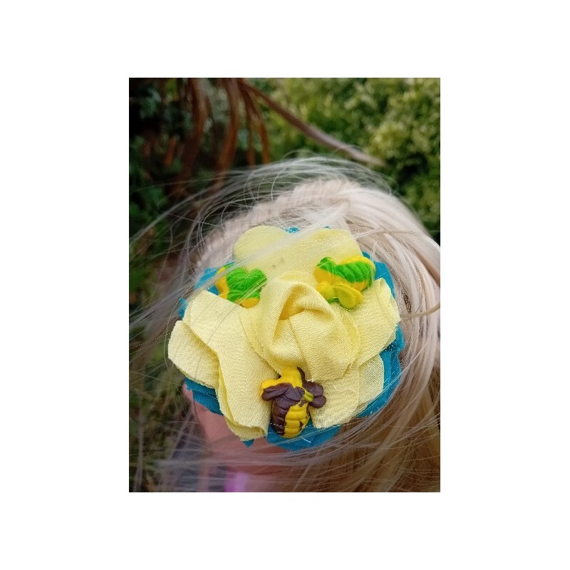 barrette jaune et bleu
