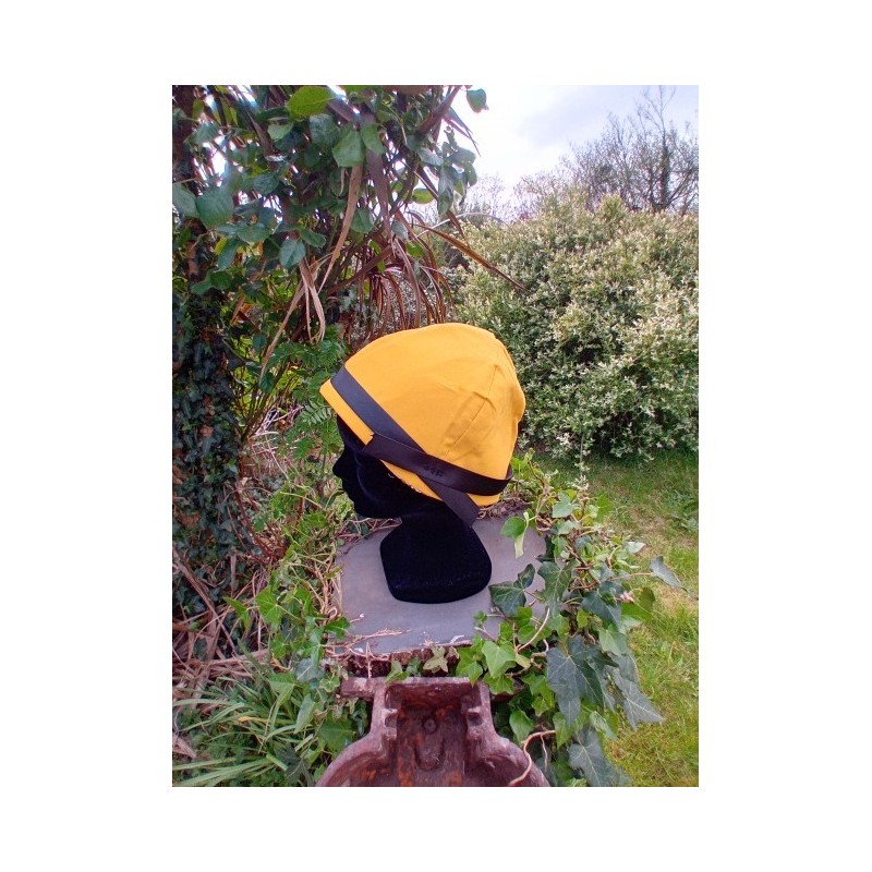 chapeau cloche simple jaune